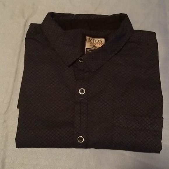 Shirt - Picture 5 of 6